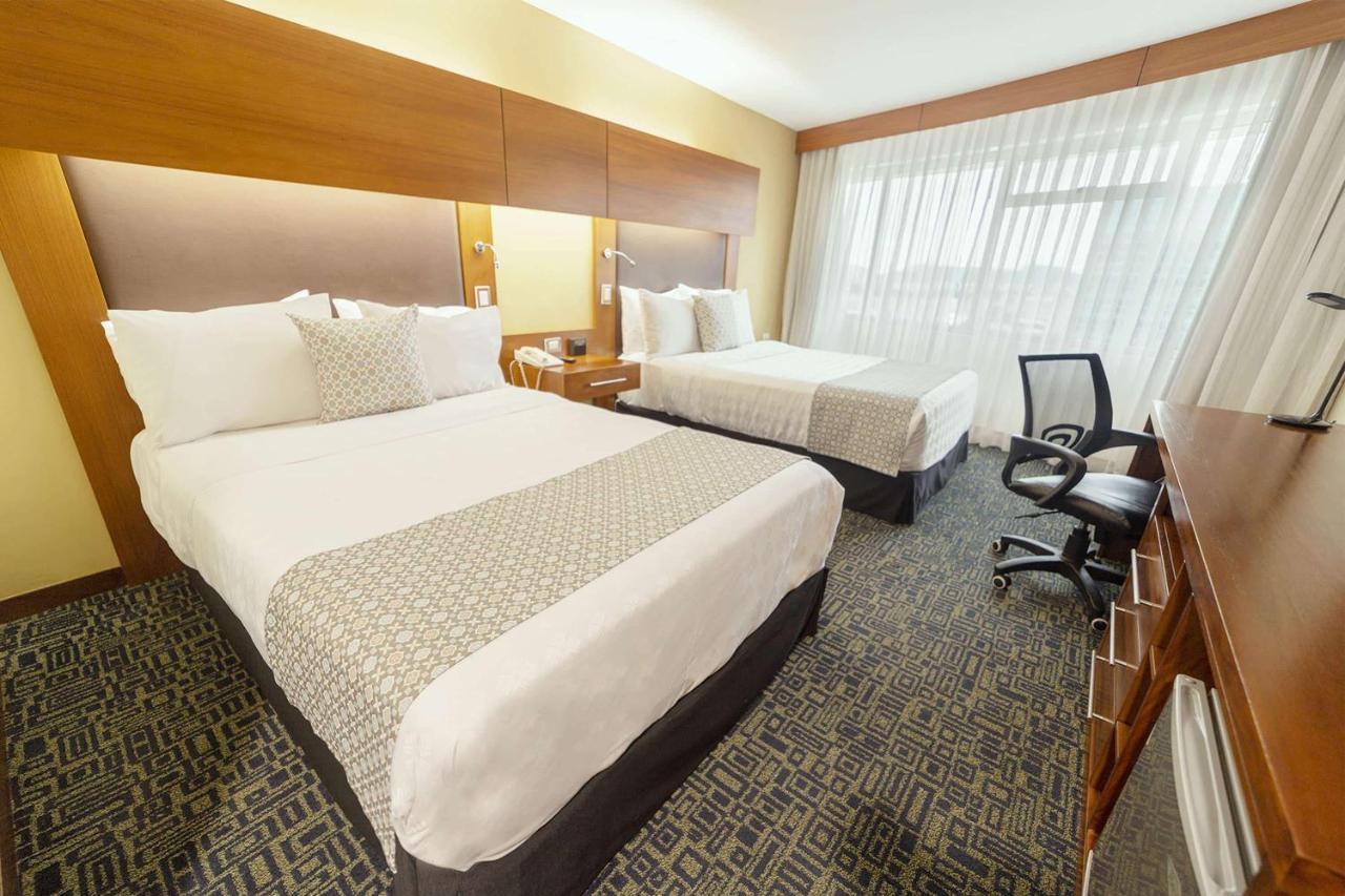 Tryp By Wyndham Guayaquil Hotel Exterior photo